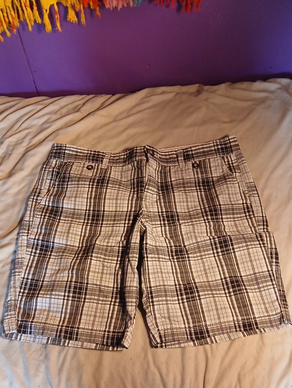 Women's 12 Plaid Cotton Blend Docker's Shorts - Black & White